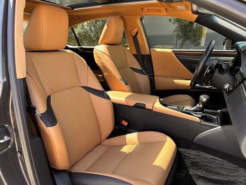 Used 2023 Lexus ES 350 w/ Premium Package image 30