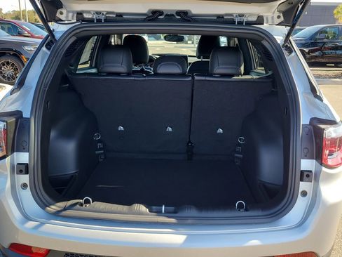 New 2026 Jeep Compass Latitude image 8