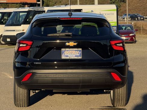 New 2026 Chevrolet Trax LS w/ LS Convenience Package image 4