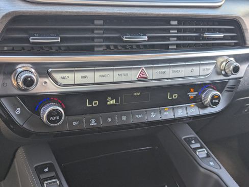 Certified 2022 Kia Telluride SX w/ SX Prestige Package image 26