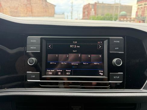 Used 2019 Volkswagen Jetta R-Line w/ R-Line Cold Weather Package FWD image 10