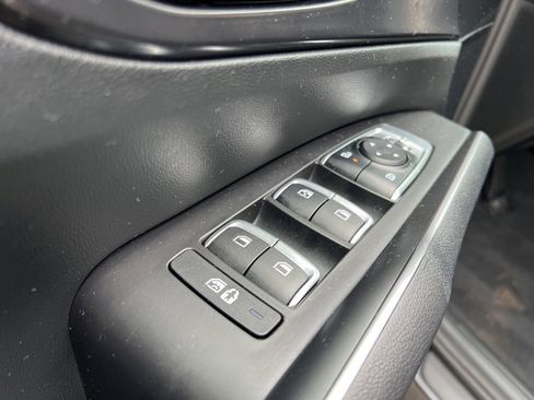 Certified 2024 Kia Sorento S image 12