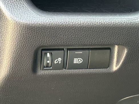 Used 2025 Toyota RAV4 XLE AWD/4WD image 22