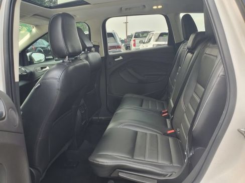 Used 2019 Ford Escape Titanium AWD/4WD image 14