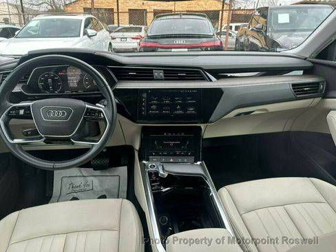 Used 2022 Audi e-tron Premium image 13