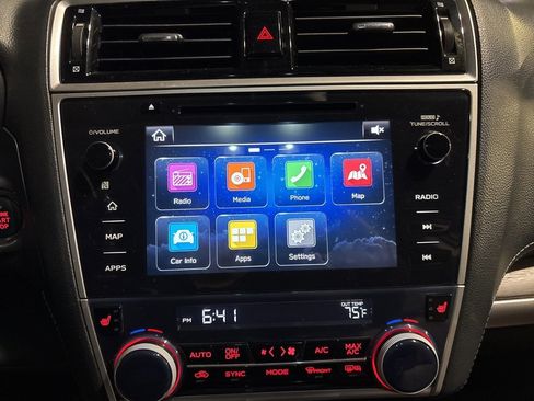 Used 2018 Subaru Outback 2.5i Touring image 19