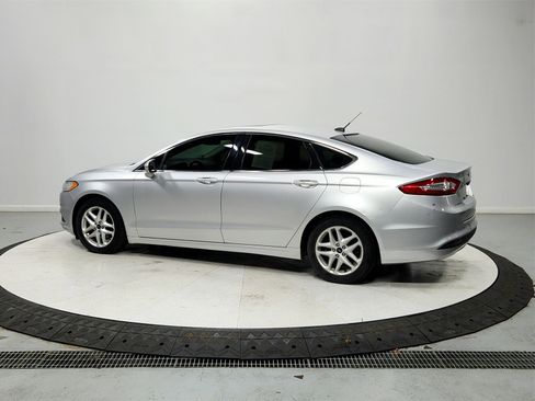 Used 2014 Ford Fusion SE w/ Equipment Group 202A image 5