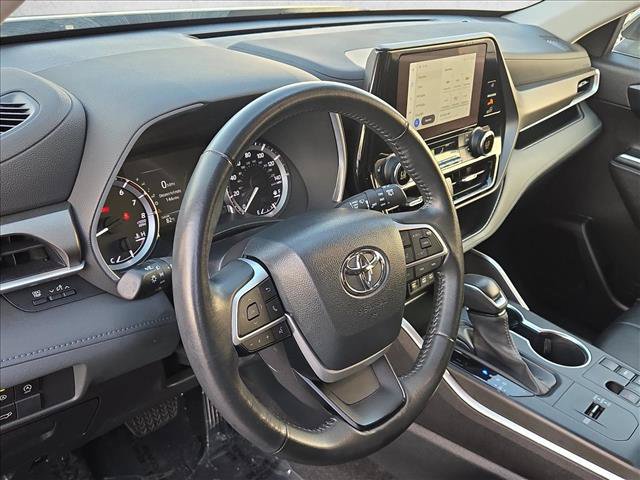 Used 2023 Toyota Highlander XLE FWD image 10