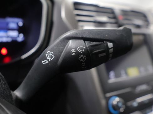 Used 2019 Ford Fusion SEL FWD image 39