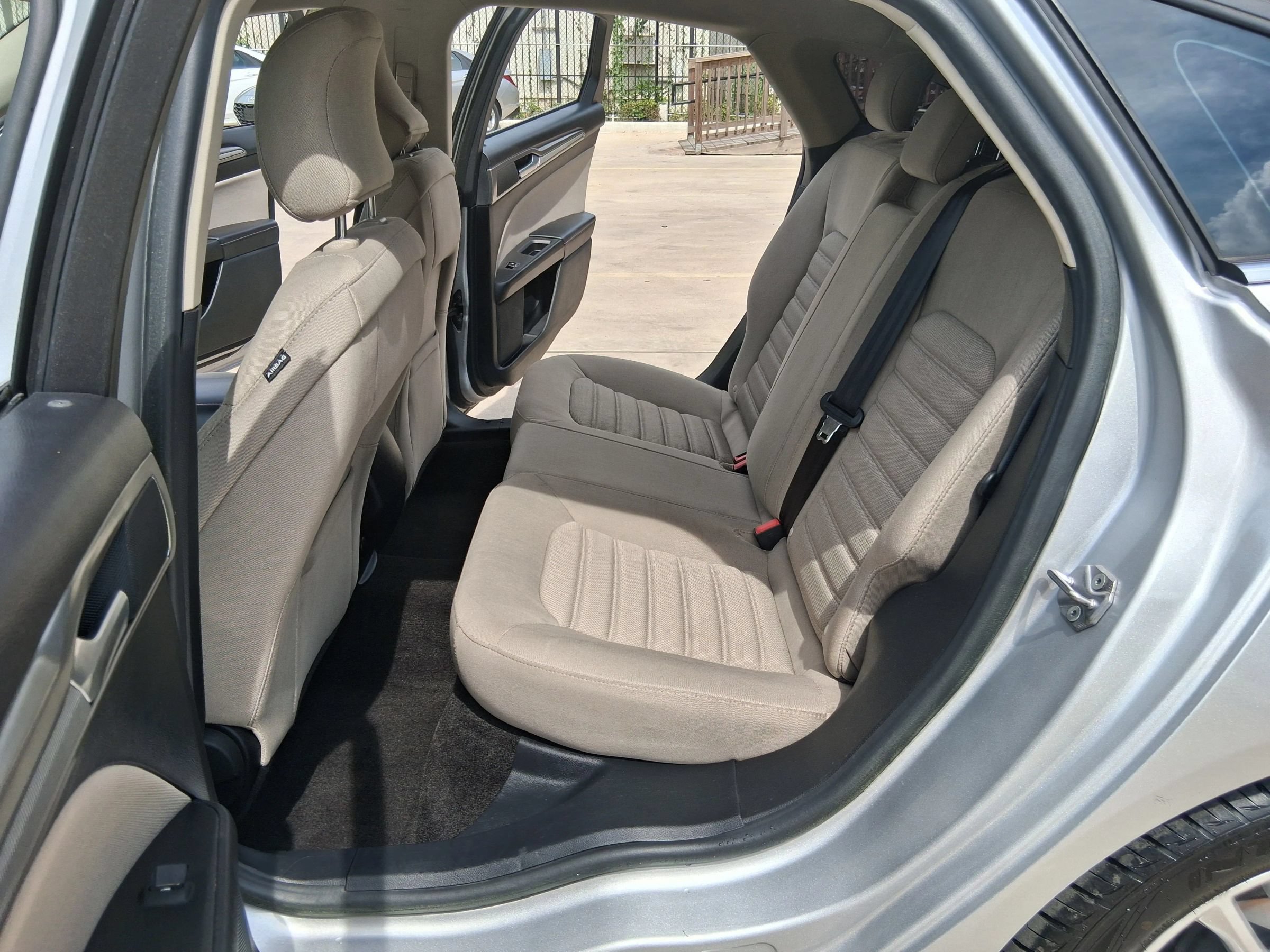 Used 2018 Ford Fusion S FWD image 27