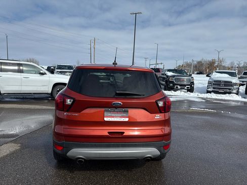 Used 2019 Ford Escape SE image 6