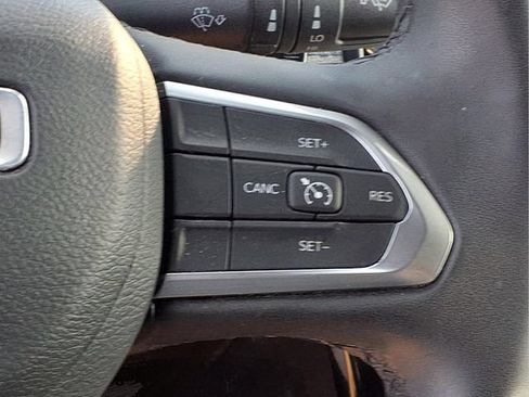 Used 2024 Jeep Compass Latitude AWD/4WD image 14