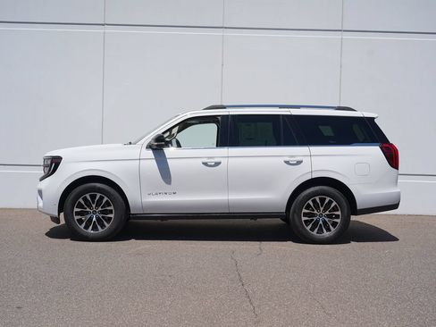 Used 2025 Ford Expedition Platinum AWD/4WD image 6
