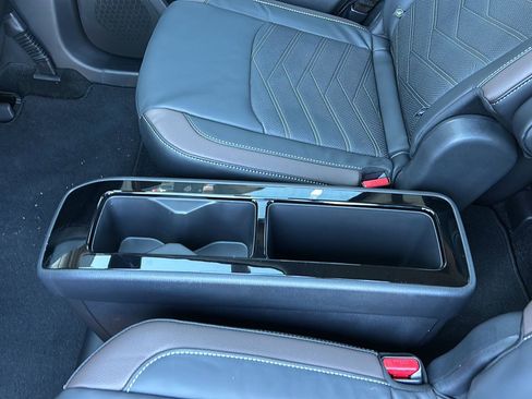 New 2025 Nissan Pathfinder Platinum image 16