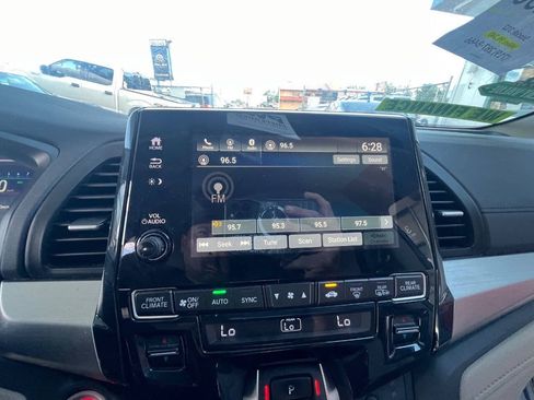 Used 2019 Honda Odyssey EX image 11