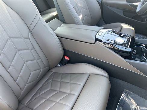 New 2025 BMW 530i image 11