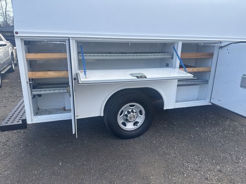 Used 2014 Chevrolet Express 3500 image 38