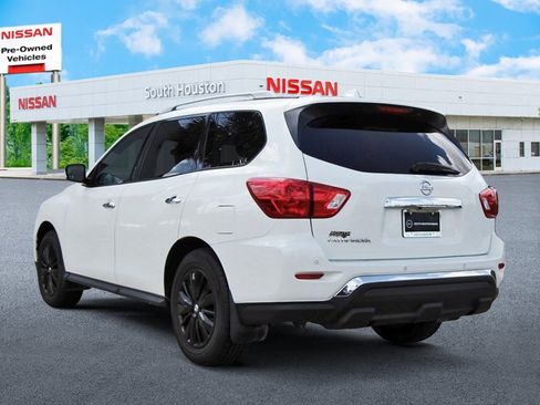 Used 2020 Nissan Pathfinder S FWD image 3