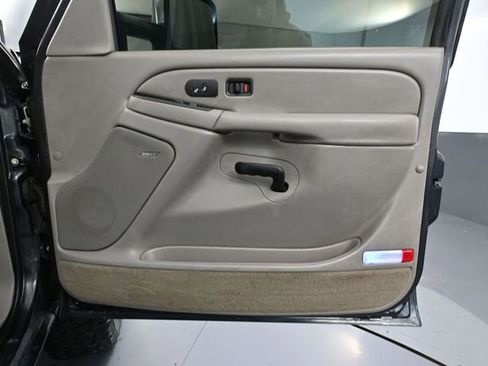 Used 2004 GMC Sierra 2500 SLT w/ Heavy-Duty Power Package image 42