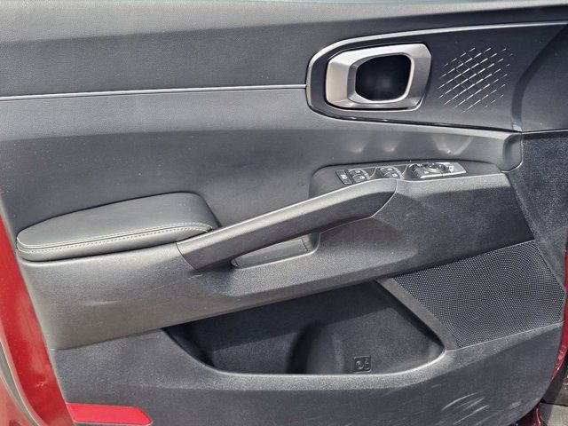 Used 2025 Kia Sorento S FWD image 14