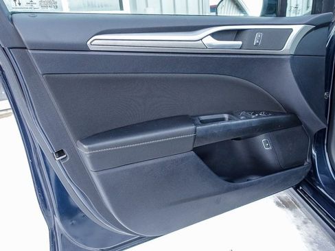 Used 2020 Ford Fusion SE image 33