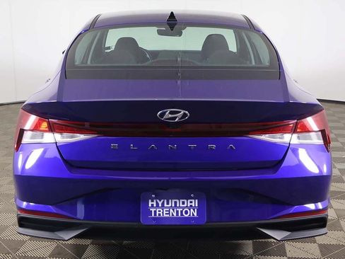 Used 2023 Hyundai Elantra SEL w/ Convenience Package FWD image 12