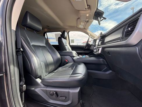 Used 2024 Ford Expedition XLT image 26