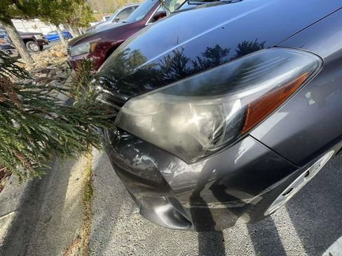 Used 2017 Toyota Yaris L image 3