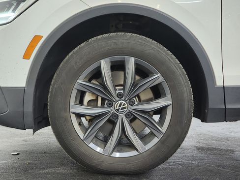 Used 2022 Volkswagen Tiguan SE image 27