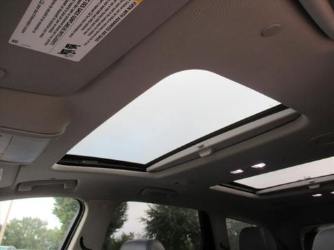 Used 2020 Buick Enclave Essence w/ Sound and Sites Package image 25