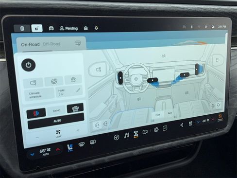 Used 2022 Rivian R1T Adventure image 32