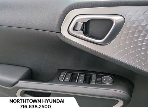 Used 2023 Kia Soul LX FWD image 27