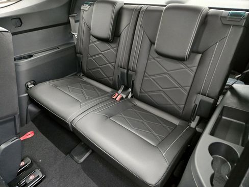 New 2026 Volkswagen Atlas SE FWD image 19