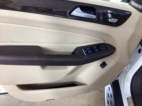 Used 2017 Mercedes-Benz GLE 350 image 11