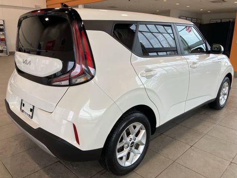 Used 2024 Kia Soul LX w/ Option Group 015 image 5