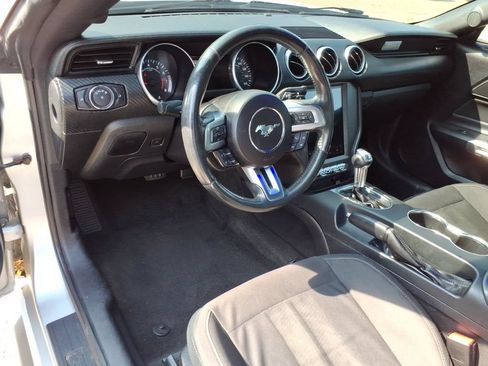 Used 2018 Ford Mustang Coupe RWD image 11