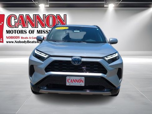 Used 2023 Toyota RAV4 SE AWD/4WD image 2