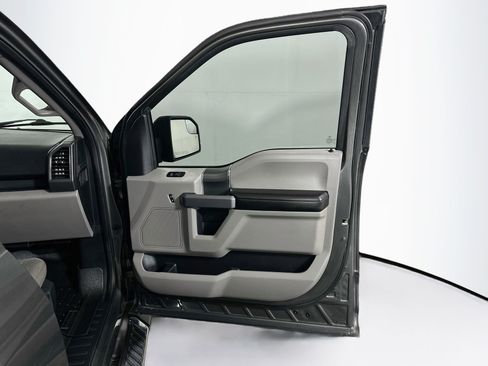 Used 2018 Ford F150 XLT w/ Equipment Group 302A Luxury AWD/4WD image 32
