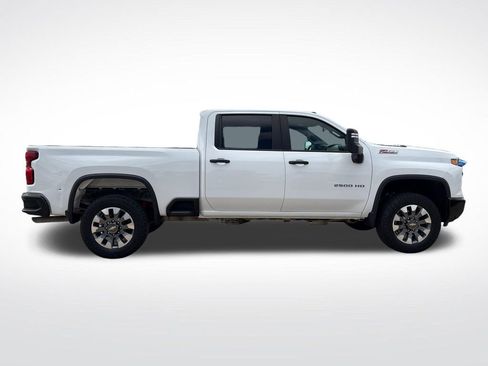 Used 2024 Chevrolet Silverado 2500 Custom w/ Custom Value Package AWD/4WD image 8
