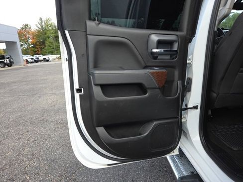 Used 2018 GMC Sierra 1500 SLE image 40