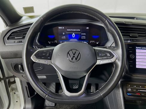 Used 2022 Volkswagen Tiguan SE AWD/4WD image 12