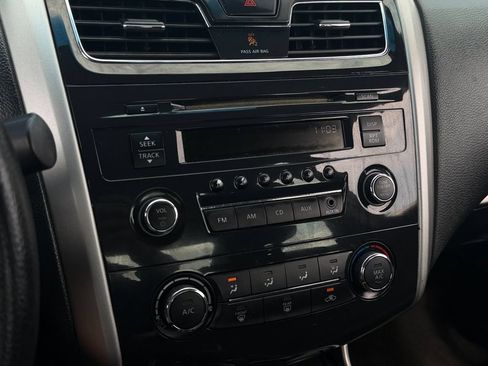 Used 2013 Nissan Altima 2.5 S FWD image 23