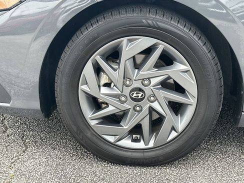 Used 2024 Hyundai Elantra SEL FWD image 11