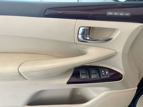 Used 2015 Lexus LX 570 image 13