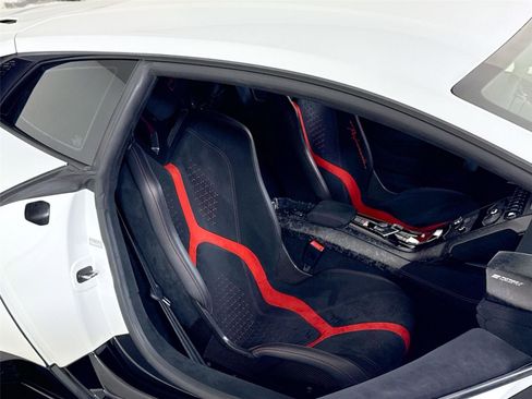 Used 2018 Lamborghini Huracan image 25