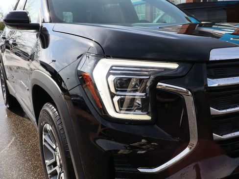 Used 2025 GMC Terrain Elevation image 4