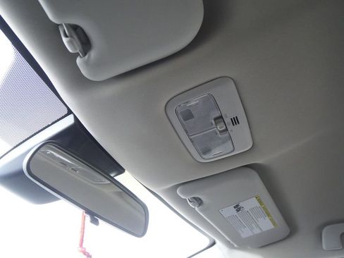 Used 2018 Toyota Corolla LE image 22