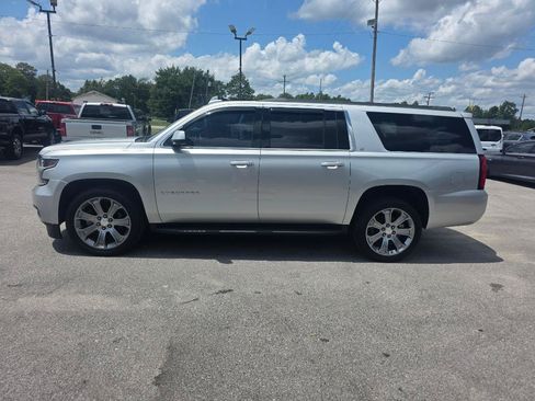 Used 2018 Chevrolet Suburban LT AWD/4WD image 1
