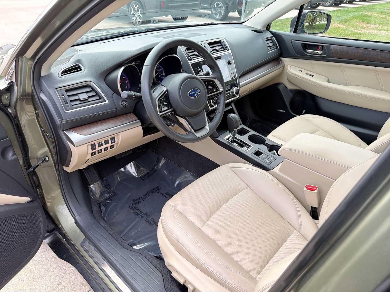 Used 2018 Subaru Outback 2.5i Limited AWD/4WD image 2