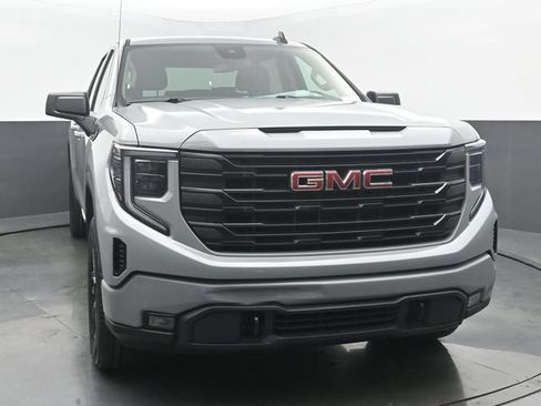 Used 2024 GMC Sierra 1500 Elevation AWD/4WD image 8